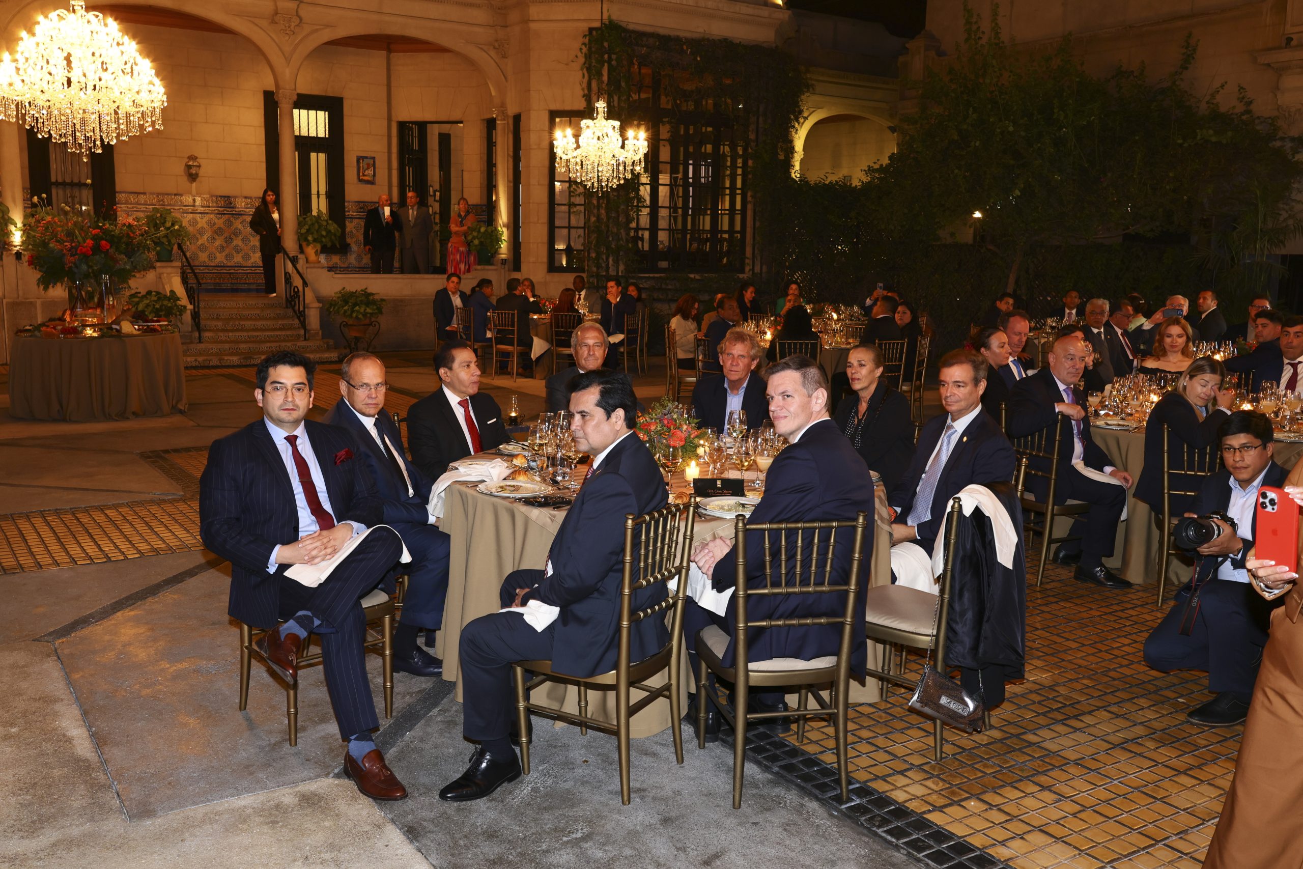 gala_54837678172_o